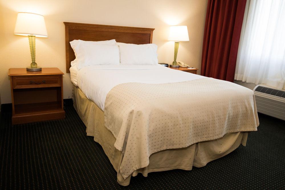 Best Western Premier Airport/Expo Center Hotel Луисвил Екстериор снимка