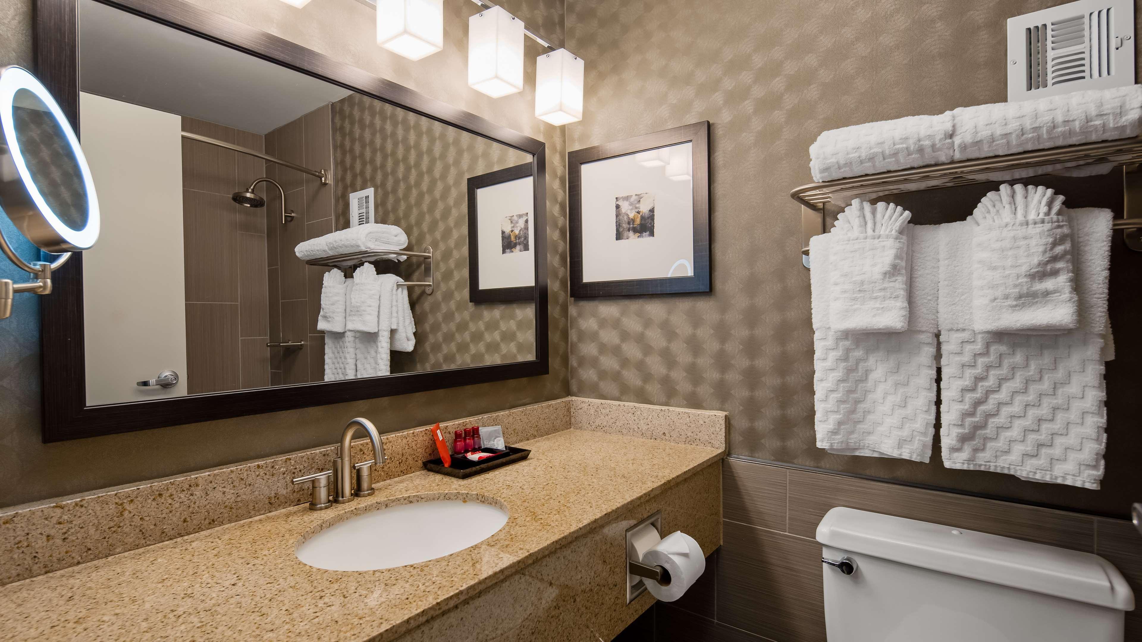 Best Western Premier Airport/Expo Center Hotel Луисвил Екстериор снимка