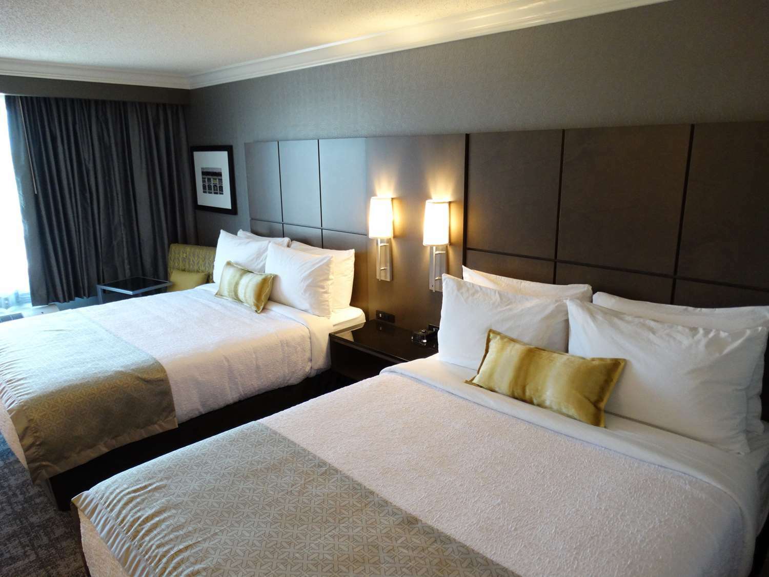 Best Western Premier Airport/Expo Center Hotel Луисвил Стая снимка