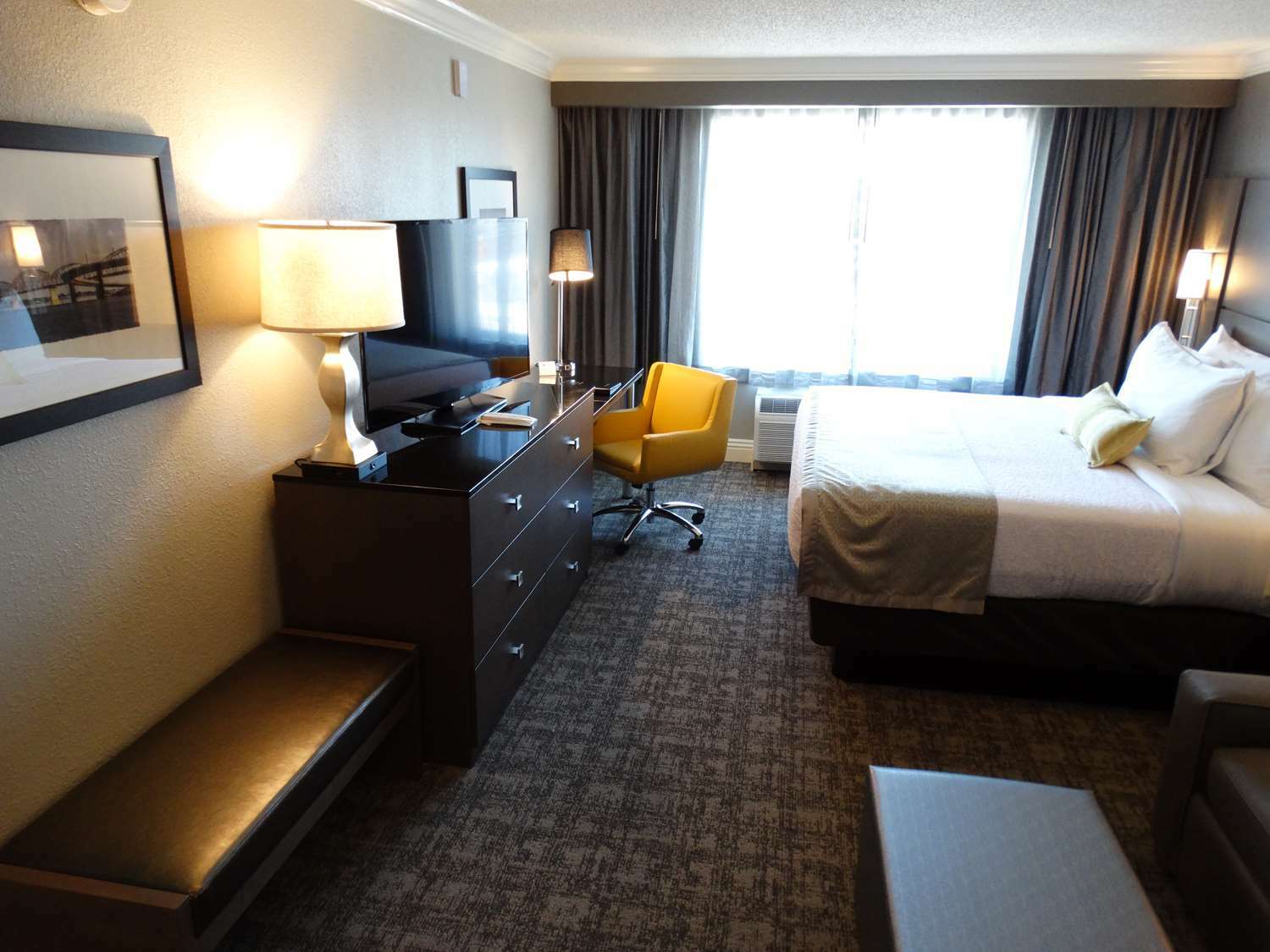 Best Western Premier Airport/Expo Center Hotel Луисвил Стая снимка