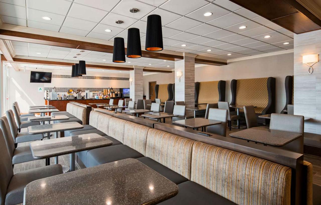 Best Western Premier Airport/Expo Center Hotel Луисвил Екстериор снимка
