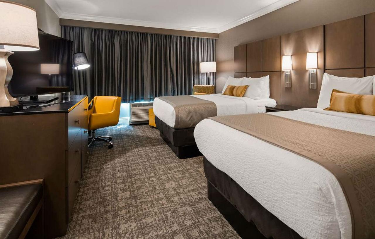 Best Western Premier Airport/Expo Center Hotel Луисвил Екстериор снимка